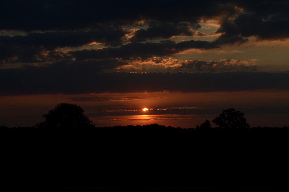 The Sun goes down in Gorron 2014.